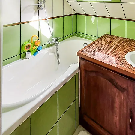 2 Bedroom Amazing In Janville Semesterbostad *