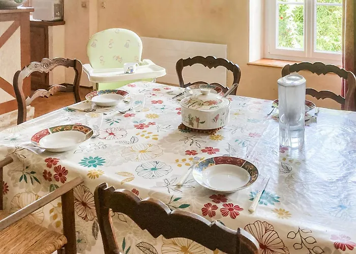 2 Bedroom Amazing In Janville Feriehus