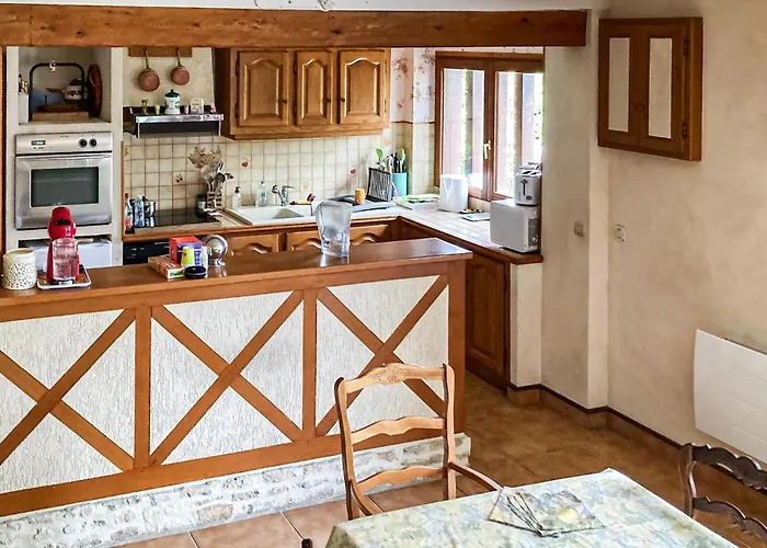 2 Bedroom Amazing In Janville Feriehus